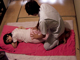 人妻ナンパ　エステの無料体験で性感マッサージ責めガチ濡れSEX生撮り4時間　サンプル画像08